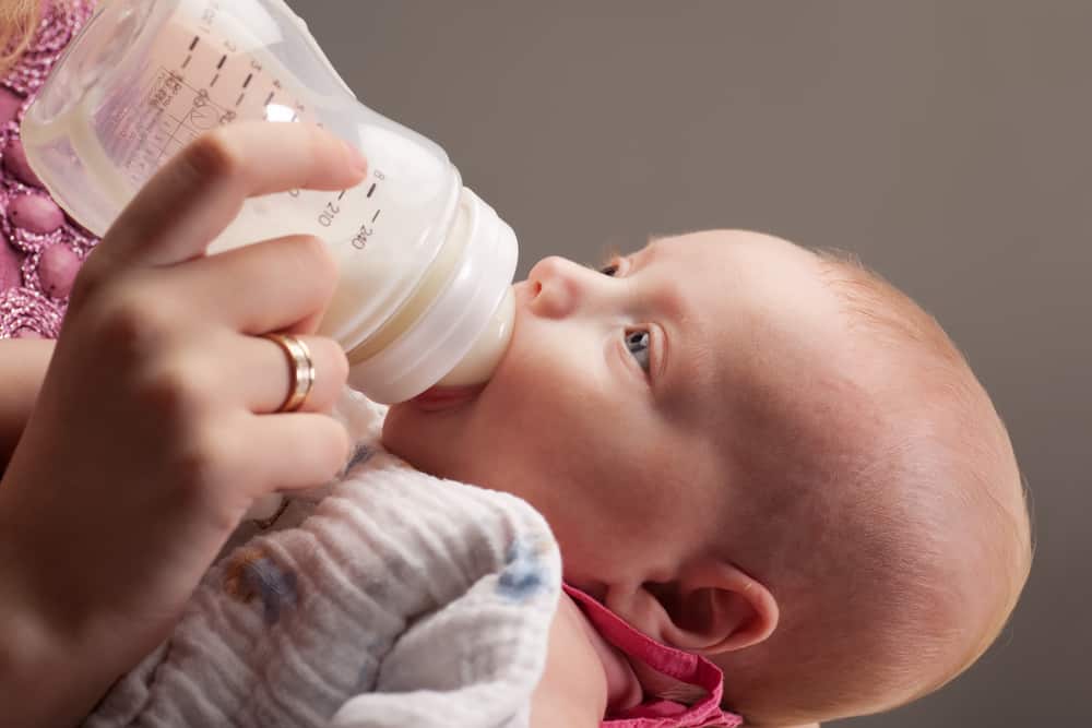 Best Bottles To Choose For Your Newborns And Preemies